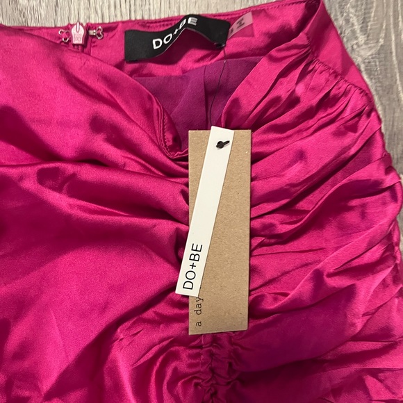 NWT Fuschia Satin Ruched Skirt - Picture 2 of 3